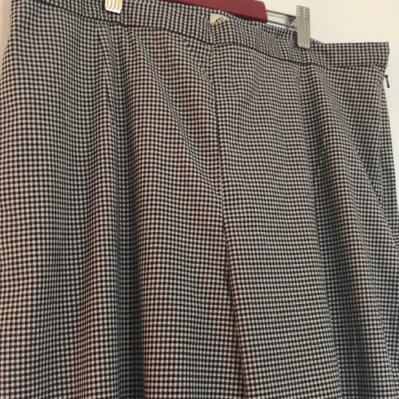Women's Eddie Bauer Black and White Gingham Cotton Pant, Size 16 - Picture 5 of 11